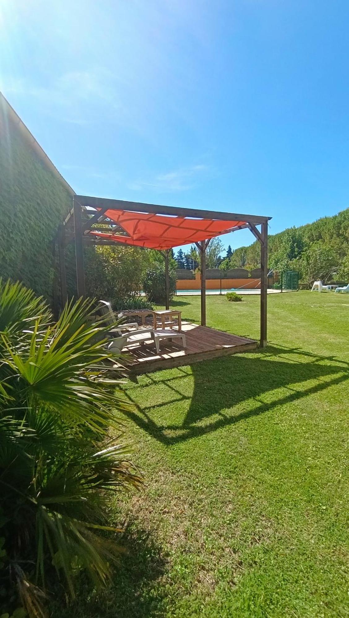 Mas De La Grave Bed & Breakfast Althen-des-Paluds Екстериор снимка